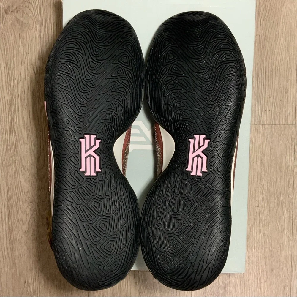 NEW Authentic Nike Kyrie Flytrap V 